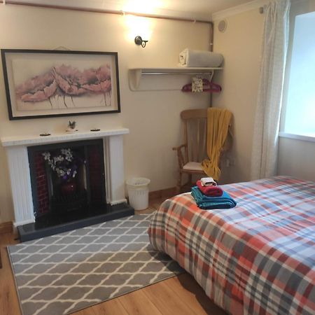 Bernie'S Place Castlebar Extérieur photo
