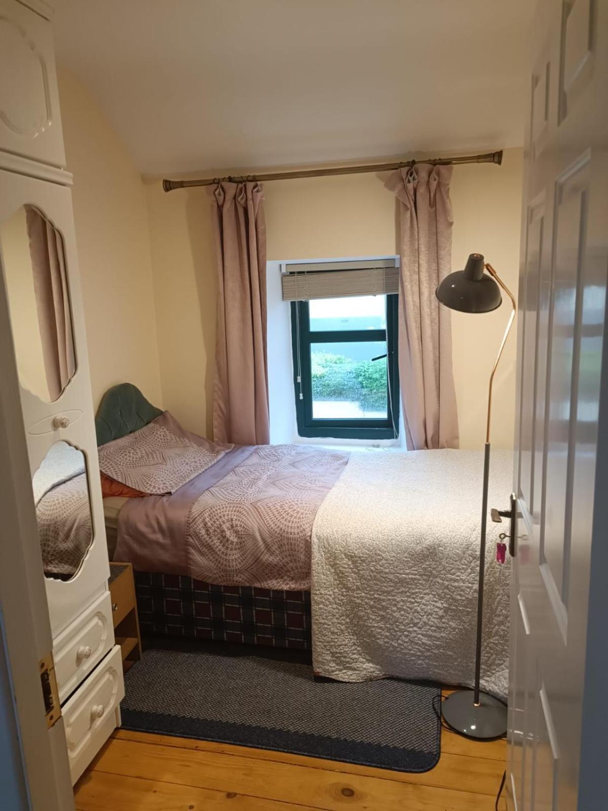 Bernie'S Place Castlebar Chambre photo