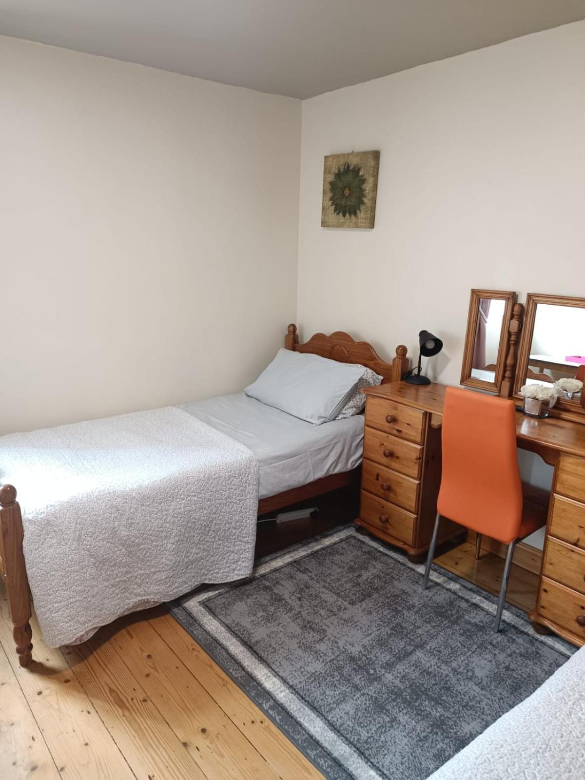 Bernie'S Place Castlebar Extérieur photo